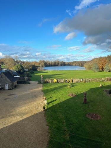 Château à la campagne