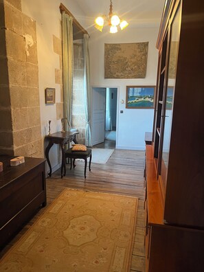 Interior - Château à la campagne (Languédias)