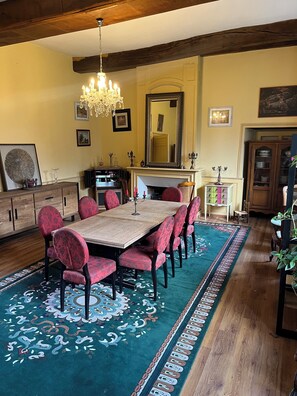 تناول الطعام