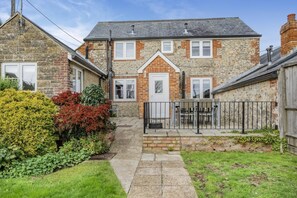 Outdoor dining - 4 Bed in Whitwell (oc-c33501) (Whitwell)