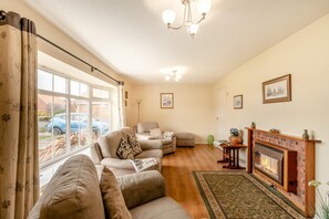 TV - 2 Bed in Whitby (oc-w104) (Whitby)