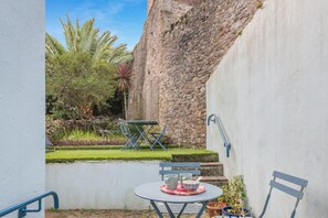 Outdoor dining - 4 Bed in Brixham (oc-b33461) (Brixham)