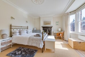 3 chambres, fer et planche à repasser, Wi-Fi gratuit, draps fournis
