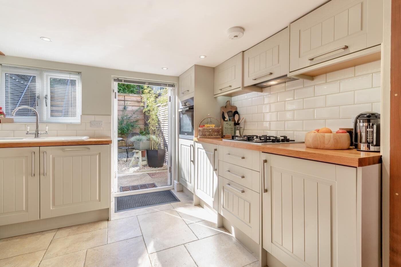 Mikroaaltouuni, uuni, astianpesukone