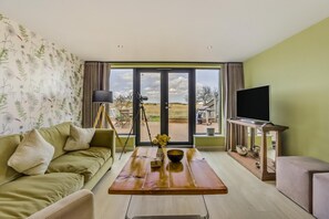 TV - 3 Bed in Dunwich (oc-slh) (Dunwich)