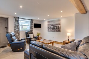 TV - 3 Bed in Burtersett (oc-ds1043) (Burtersett)