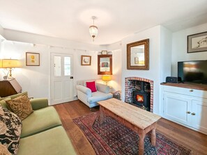 TV, fireplace - 2 Bed in Burnham Market (oc-j33432) (Burnham Market)
