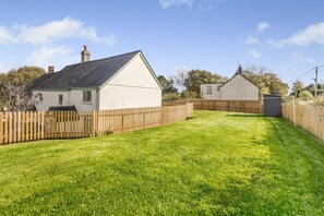 Property grounds - 3 Bed in Petrockstow (oc-n33541) (Petrockstow)