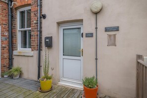 Exterior detail - 2 Bed in Whitby (oc-w402) (Whitby)