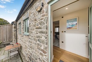 Outdoor dining - 1 Bed in Moylegrove (oc-b33506) (Cardigan)