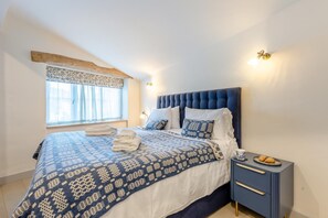 Free WiFi, bed sheets - 3 Bed in Moylegrove (oc-s33507) (Cardigan)