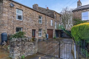 Exterior - 2 Bed in Hawes (oc-ds1041) (Hawes)