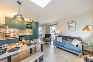 TV, fireplace - 2 Bed in Moylegrove (oc-f33508) (Cardigan)
