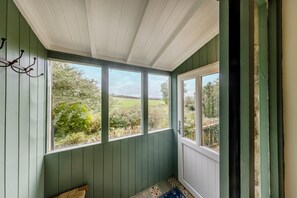 Interior - 2 Bed in Moylegrove (oc-s33510) (Cardigan)