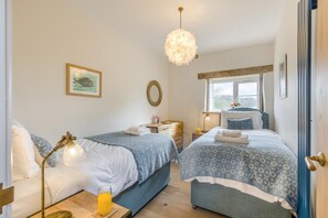 Free WiFi, bed sheets - 2 Bed in Moylegrove (oc-s33510) (Cardigan)