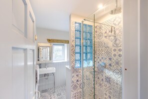 Towels - 1 Bed in Moylegrove (oc-l33511) (Cardigan)
