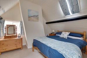 Iron/ironing board, travel cot, free WiFi, bed sheets - 4 Bed in Whitby (oc-w084) (Whitby)