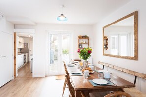 Dining - 3 Bed in Weymouth (oc-wy609) (Weymouth)