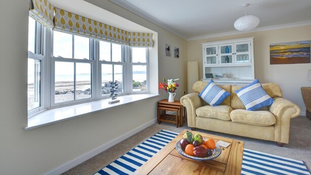 Unclassified image, 1 of 22, button - 5 Bed in Amroth (oc-pw9068) (Amroth)