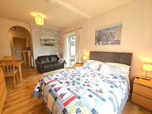 1 Bed in Lyme Regis (oc-a33559)