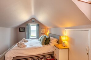 4 bedrooms, iron/ironing board, travel cot, free WiFi - 4 Bed in Overstrand (oc-1780) (Overstrand)