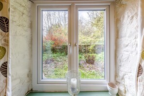 Interior - 1 Bed in Llanwrtyd Wells (oc-wal369) (Treflys)