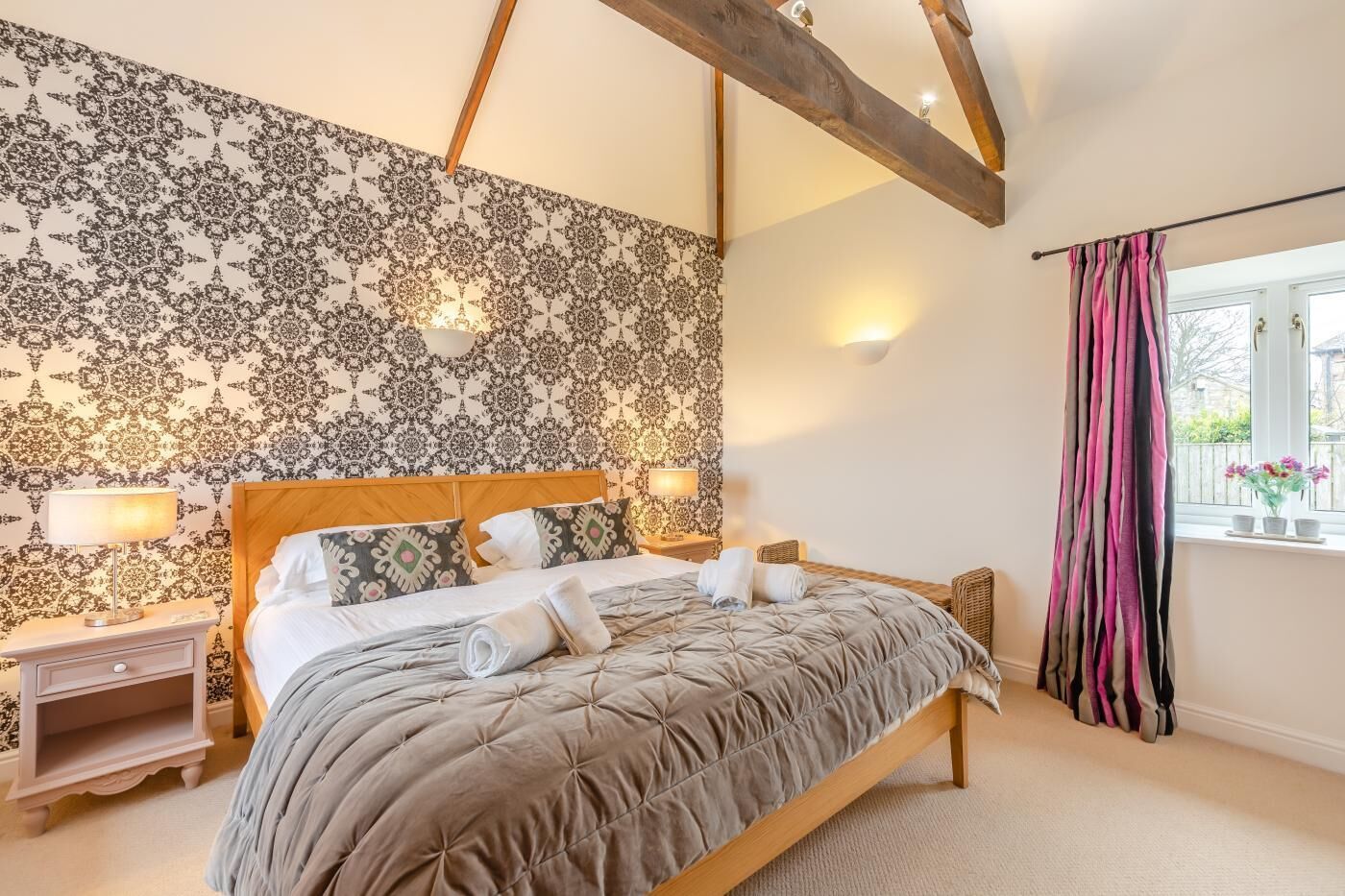 Fer et planche à repasser, Wi-Fi gratuit, draps fournis