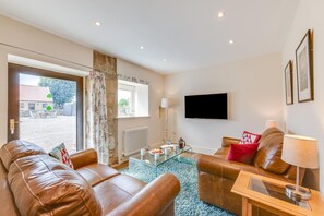 TV - 2 Bed in Fylingdales (oc-wa313) (Fylingdales)