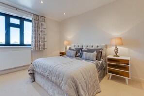 Iron/ironing board, travel cot, free WiFi, bed sheets - 4 Bed in Southwold (oc-cast) (Southwold)
