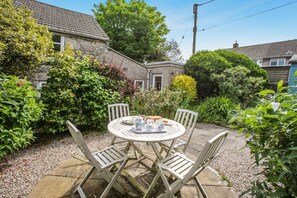 Outdoor dining - 2 Bed in St. Ives (oc-davita) (Saint Ives)