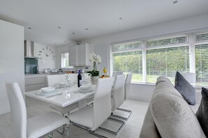 Dining - 4 Bed in Saundersfoot (oc-pw9073) (Saundersfoot)