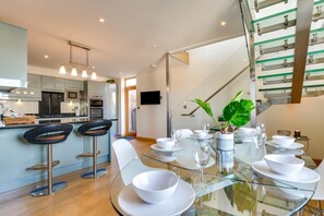 Dining - 2 Bed in Swanage (oc-wy610) (Swanage)
