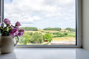 Interior - 4 Bed in Suffield (oc-sa013) (Suffield)