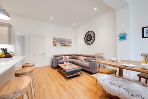 Dining - 3 Bed in Cromer (oc-2241) (Cromer)