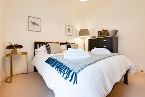 3 bedrooms, iron/ironing board, travel cot, free WiFi - 3 Bed in Cromer (oc-2241) (Cromer)