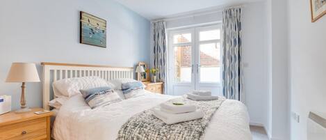 Ferros/tábuas de passar roupa, Wi-Fi de cortesia, roupa de cama