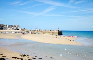 Beach - 2 Bed in St. Ives (oc-minmar) (St Ives)