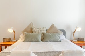 Iron/ironing board, free WiFi, bed sheets - 2 Bed in St. Ives (oc-minmar) (St Ives)