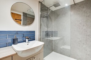 Hair dryer, towels - 4 Bed in Dinas Mawddwy (oc-bow305) (Brithdir and Llanfachreth)
