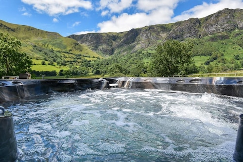4 Bed in Dinas Mawddwy (oc-bow305)