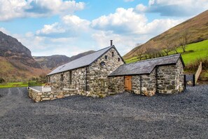 Exterior - 4 Bed in Dinas Mawddwy (oc-bow305) (Brithdir and Llanfachreth)