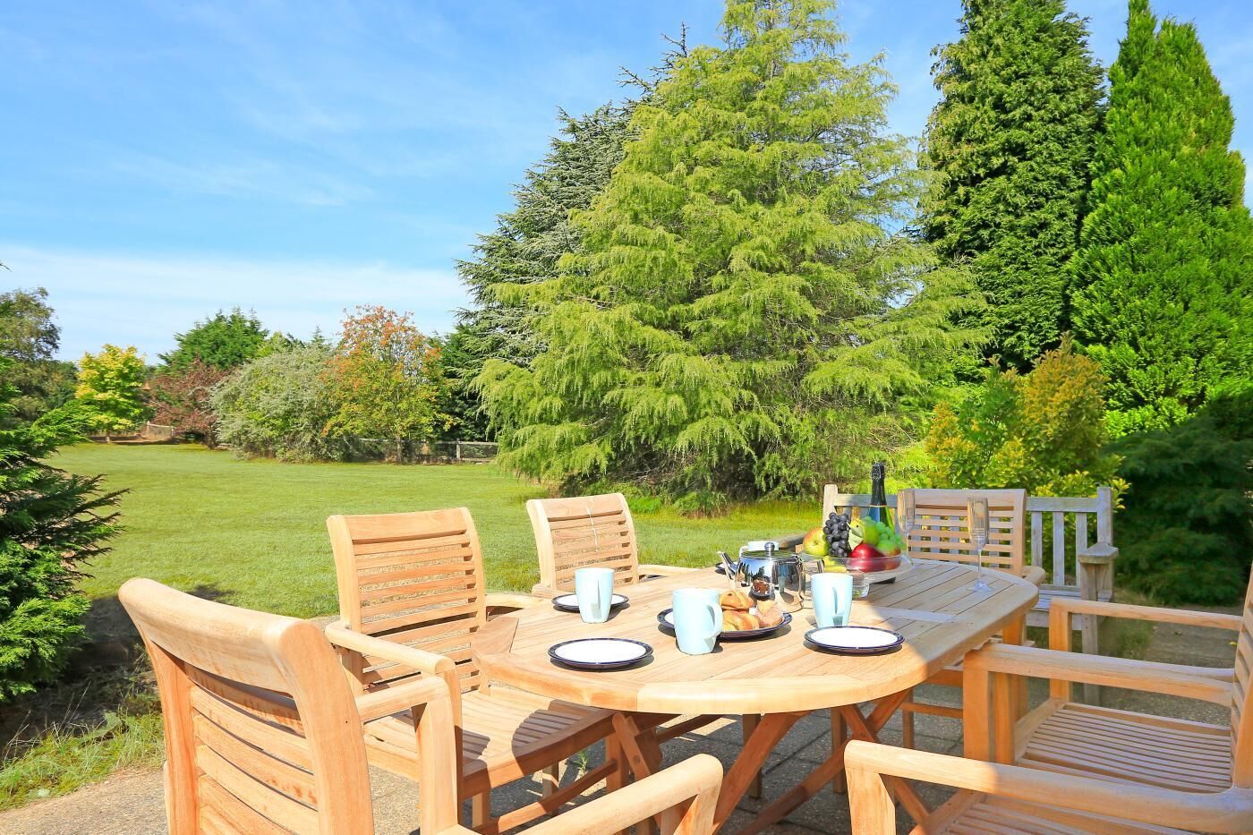 屋外ダイニングエリア