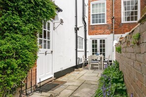 Outdoor dining - 3 Bed in Southwold (oc-hopco) (Southwold)