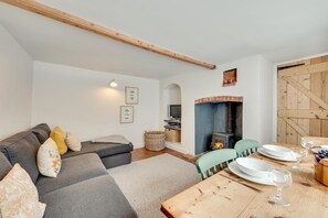 Fireplace - 2 Bed in Cley (oc-1776) (Cley next the Sea)