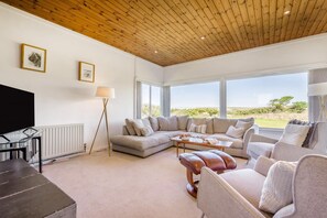 TV - 5 Bed in Trebetherick (oc-t33296) (La Mohay)