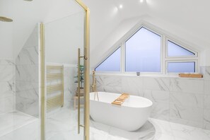 Hair dryer, towels - 10 Bed in Shanklin (oc-t33547) (Shanklin)