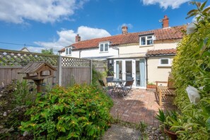 Outdoor dining - 2 Bed in Westleton (oc-gors) (Westleton)