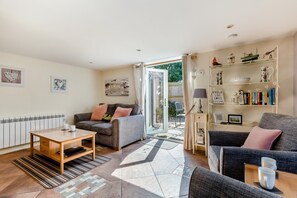 Fireplace - 2 Bed in Weybourne (oc-1789) (Weybourne)