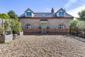 Exterior - 2 Bed in Weybourne (oc-1789) (Weybourne)