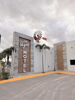 Front of property - Hotel las Vegas (Heroica Matamoros)